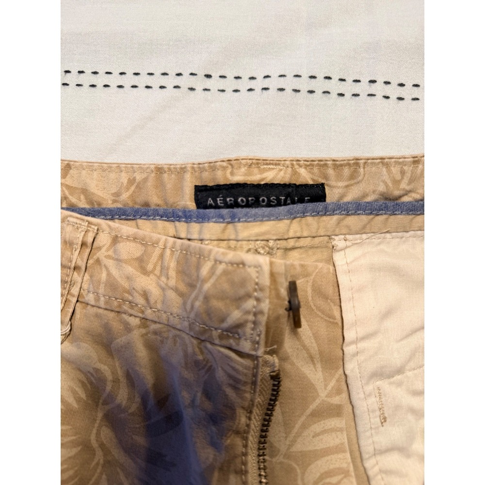 Aeropostale Mens Tan Khaki Tropical Hibiscus Floral Chino Shorts Size 32 - Picture 3 of 7